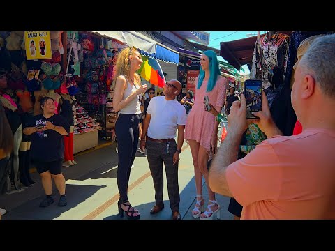 Reactions to 7-Foot Models in the Fashion District