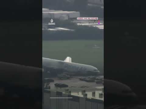 Amazon Prime plane overruns runway at Miami Airport | AJ #shorts