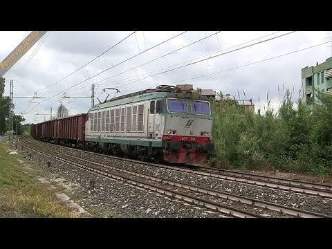 E.652.130 con carri aperti a Monterotondo - E.652.130 with open wagons in Monterotondo