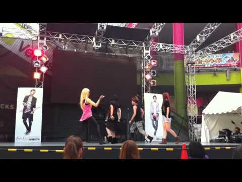 "Electric shock" - f(x) live stage 120814 by EXO-Q (Japanese girls)