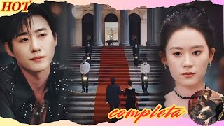 La chica pobre es el primer amor inolvidable del joven y rico heredero.