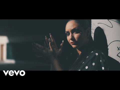 Indara - Son Los Lunares (Videoclip Oficial)