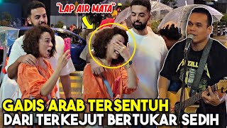 Download lagu Terharu Gadis Arab sampai keluar air mata bila Bob tiba-tiba nyanyi lagu Qusad Einy dari Amr Diab mp3