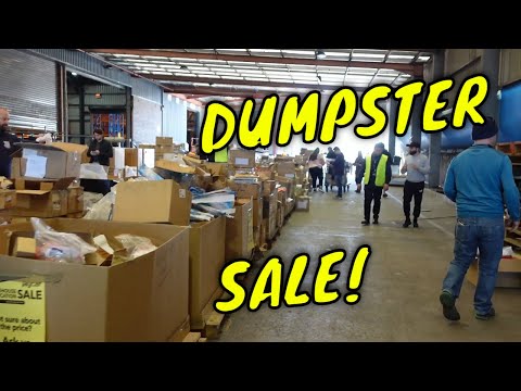 EEVblog 1490 - Insane Jaycar Dumpster Sale! 2022