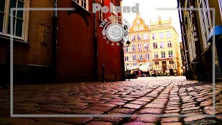 Gdansk Town Hall's Carillon at 6 pm, bell and street ASMR sounds [PL]