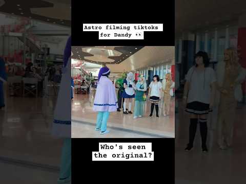 Supportive bf 💙 #dandysworld #comiccon #cosplay #dandy #astro #vee #roblox #meme #bts #moonflower