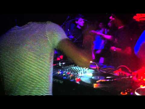 Yes'in @ Club BM (Toulouse) 11-05-12 part.2