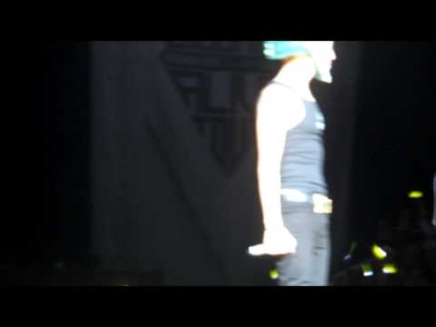DinoDragon! 121109 [G-Dragon Fancam]
