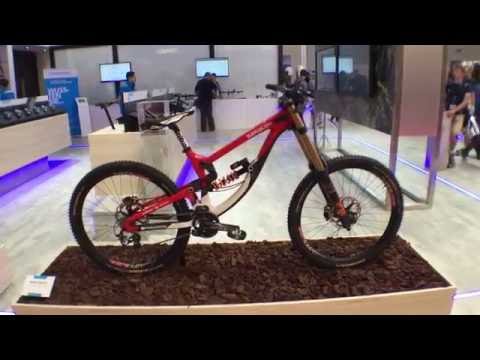 Manon Carpenter's Madison Saracen DH bike
