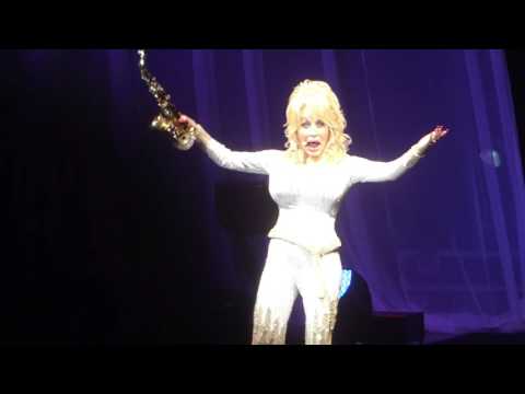 "Yakety Sax (Benny Hill Theme)" Dolly Parton@Mann Music Center Philadelphia 6/15/16
