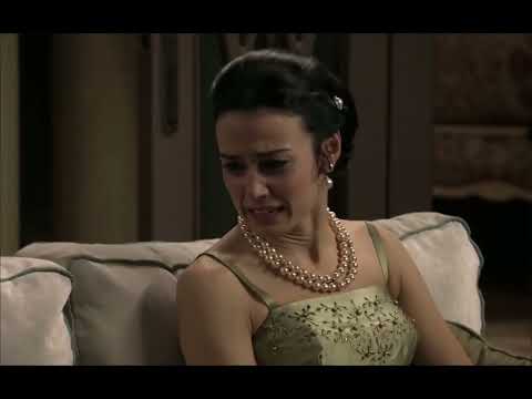 Amar C582 - Laura se cierra en banda con Julián