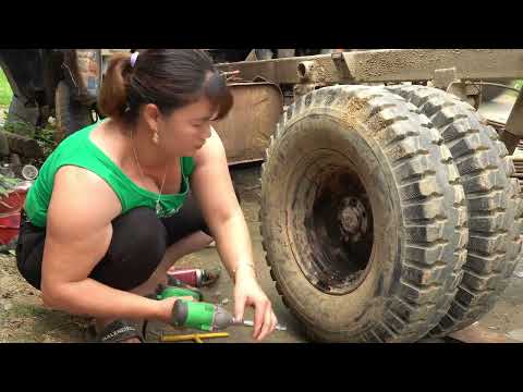 TIMELAPSE VIDEO: REPAIR RESTORATION DAMAGED CAR. MECHANIC. REPAIR RESTORATION \ Blacksmith Girl