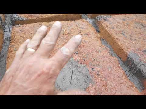 fundação da piscina de alvenaria