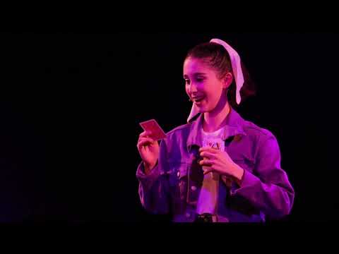 Magie, humour et surprises ! Coralie, jeune magicienne primée, explore 