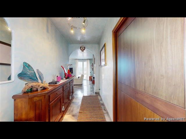 Villa con Piscina in Vendita a Castronno e Terrazza Panoramica