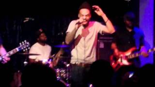 Bilal - Think It Over (Live in HD @ Jazz Cafe, London 10-4-11