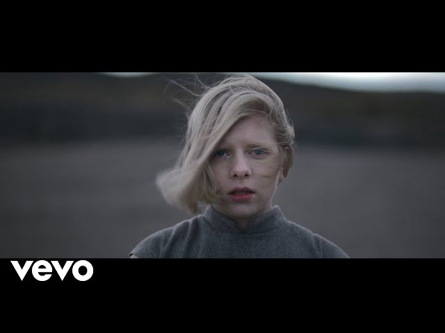 AURORA – Running With The Wolves