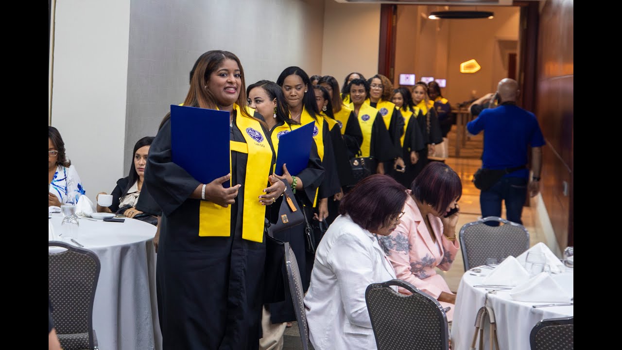 Graduación segunda promoción de enfermeras especialistas en salud materna y neonatal del país