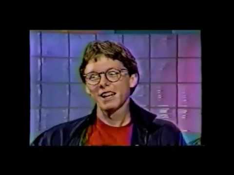 R.E.M. 1985-08 - ‘Video 22’, KWHY-TV, Los Angeles, CA, USA (Mike Mills interview)