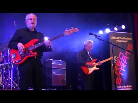 ROCKING STARFIGHTERS bij The Red Strats