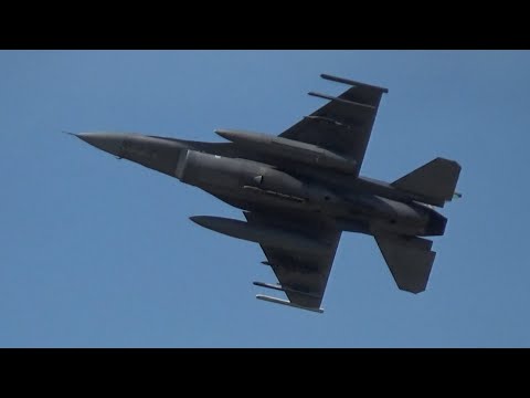 Dayton Air Show 2022 - 180FW F-16s Low Approaches