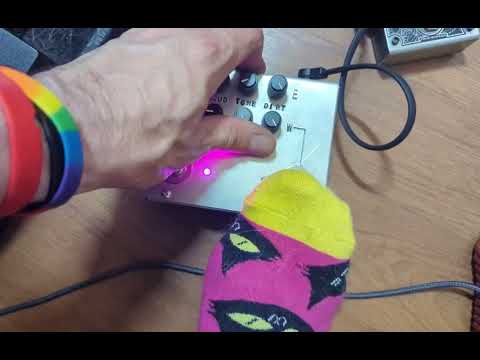 Discordance Electric  Double Muffin Elk Sustainar War Fuzz Muff image 5