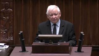 Kaczyński w sejmie - okrzyki "DEWELOPER" i owacja na stojąco