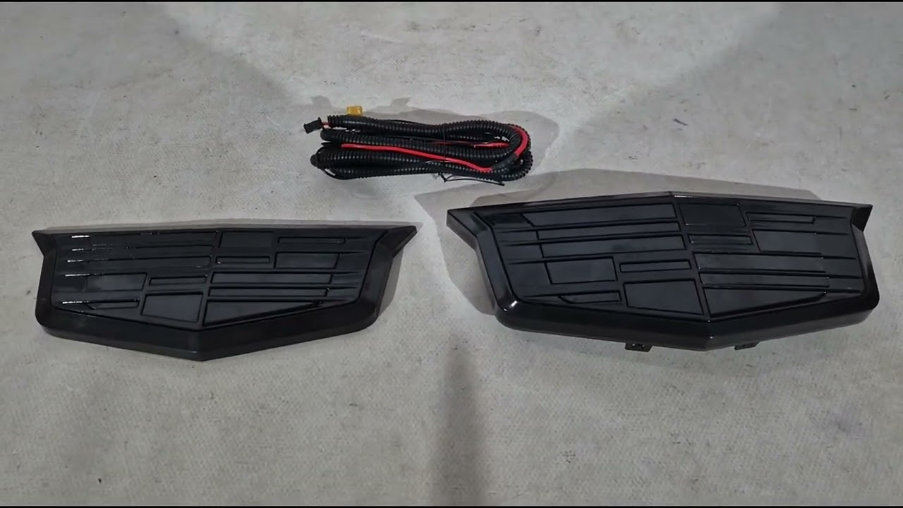 Cadillac Комплект эмблем (2 шт.) Video 1
