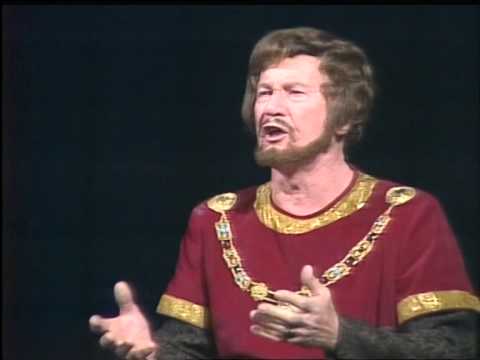 Simándi József 70 évesen énekli: Hazám, Hazám...