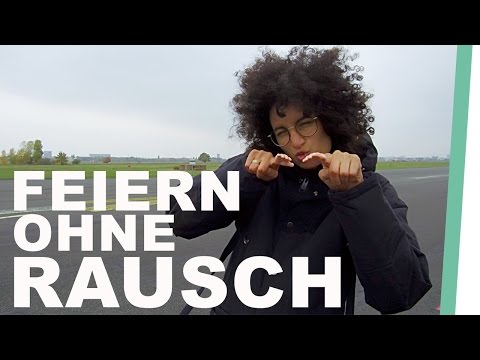 Sarah Farina: DJ without drugs 😎 | Auf Klo