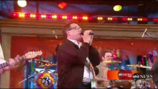 They Might Be Giants Perform "Santa Claus" on Good Morning America