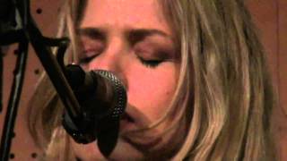 Christina Rosenvinge *H.D* 26.01.11 "Canción del Eco" FNAC Barcelona (rodado por Leñador Films)