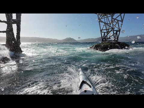 Shooting Roman Rock Lighthouse (on a small day)