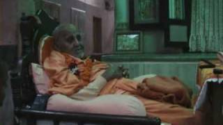 preview picture of video 'Srila BV Puri Gosvami Maharaja Puri 20030128 part1'