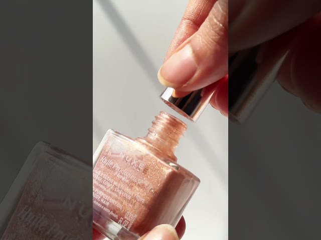 Vídeo relacionado con Nuxe Ilumina y cuida tu imagen exterior Huile Prodigieuse Florale Vapo 100 ml