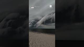 Ominous Shelf Cloud Drifts onto Jersey Shore