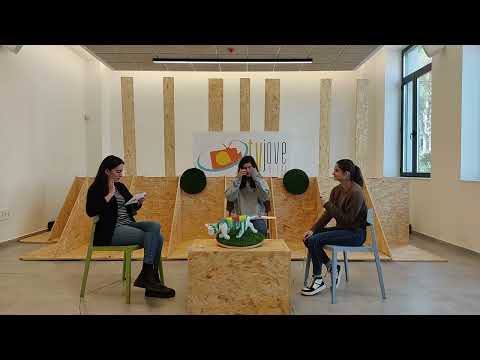 ESPAI ENTREVISTES: ASSOCIACIÓ EDUCATIVA I CULTURAL «BLUE BEEHIVE»