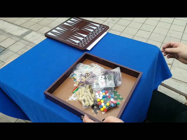 Vídeo relacionado con ZhouWei 80 Piezas Fichas Parchis y 6 Dados de Madera, 25 x 12 mm Fichas Personajes de Madera Multicolor con Bolsa de Almacenamiento Figuras de Juego para Juegos de Mesa, para Ajedrez Volante Damas