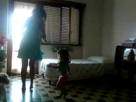 Barboncino ballando la pizzica salentina