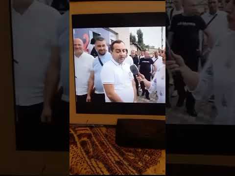 Քաղաքապետի տեղակալը քաղաքապետին «պոզ» է անում եթերի ժամանակ