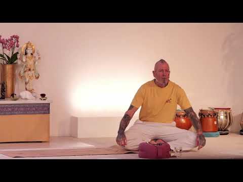 Yogastunde Mittelstufe "Ankommensstunde" mit Kaliprem - Yoga Vidya Live,  04.03.2022, 17:00 Uhr