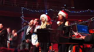 I Wish It Could Be Christmas Everyday - Roy Wood, Alfie Boe, Mark King