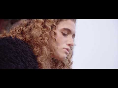 GennyLaVoz - Tu Tan Lejos ( Video Oficial )