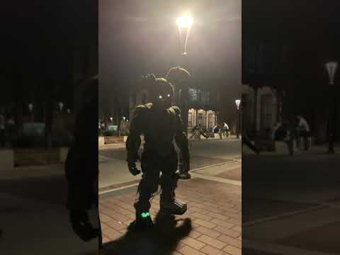 Springtrap scares a kid