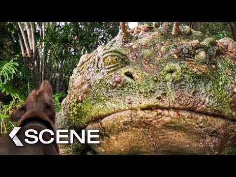 Gigantic Frog! Scene - LOVE AND MONSTERS (2020)