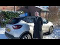 Rijschoolhouder die geen rijles mag geven, brengt nu ouderen naar priklocatie