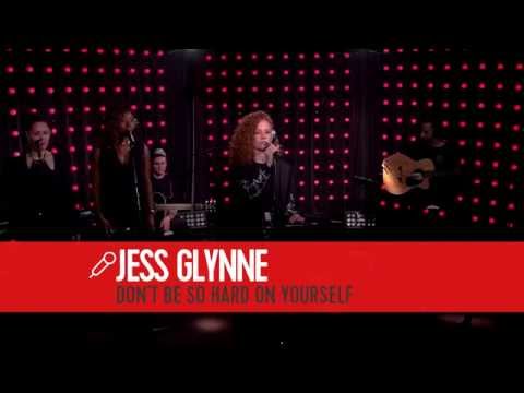 Jess Glynne - Don't Be So Hard On Yourself (live bij Q)
Jess Glynne - Don't Be So Hard On Yourself (live bij Q)