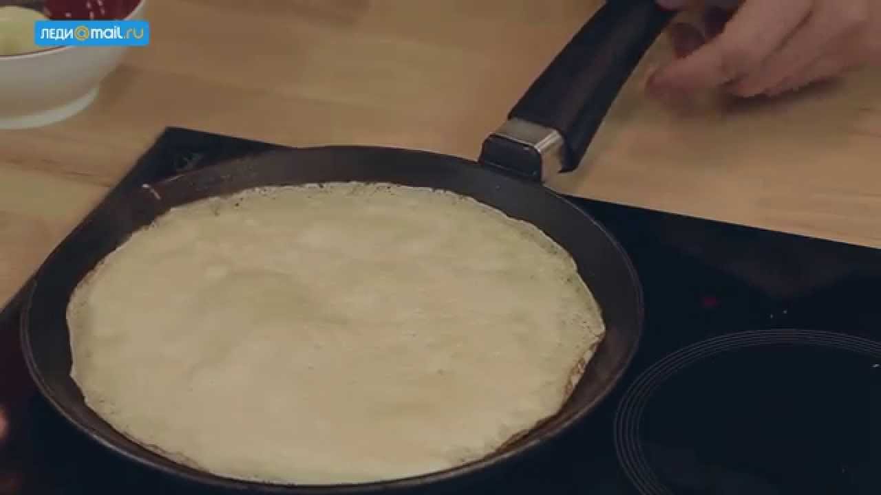 Смотреть как жарить блины на сковороде сейчас как жарить блины на сковороде