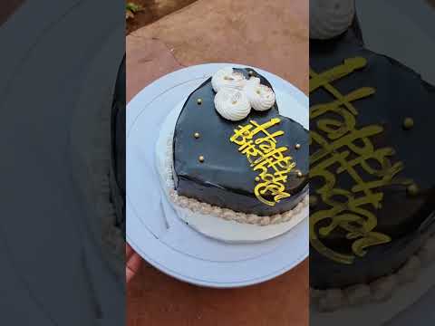 #heartcake #cake #cakedecorating #birthdaycake #cakedesign #chocolatecake #cakes #love #cakesofinsta