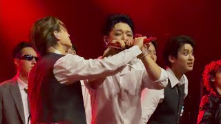 Download lagu [iKON in Brazil] ‘Rhythm Ta (리듬 타)’ (Full performance) mp3
